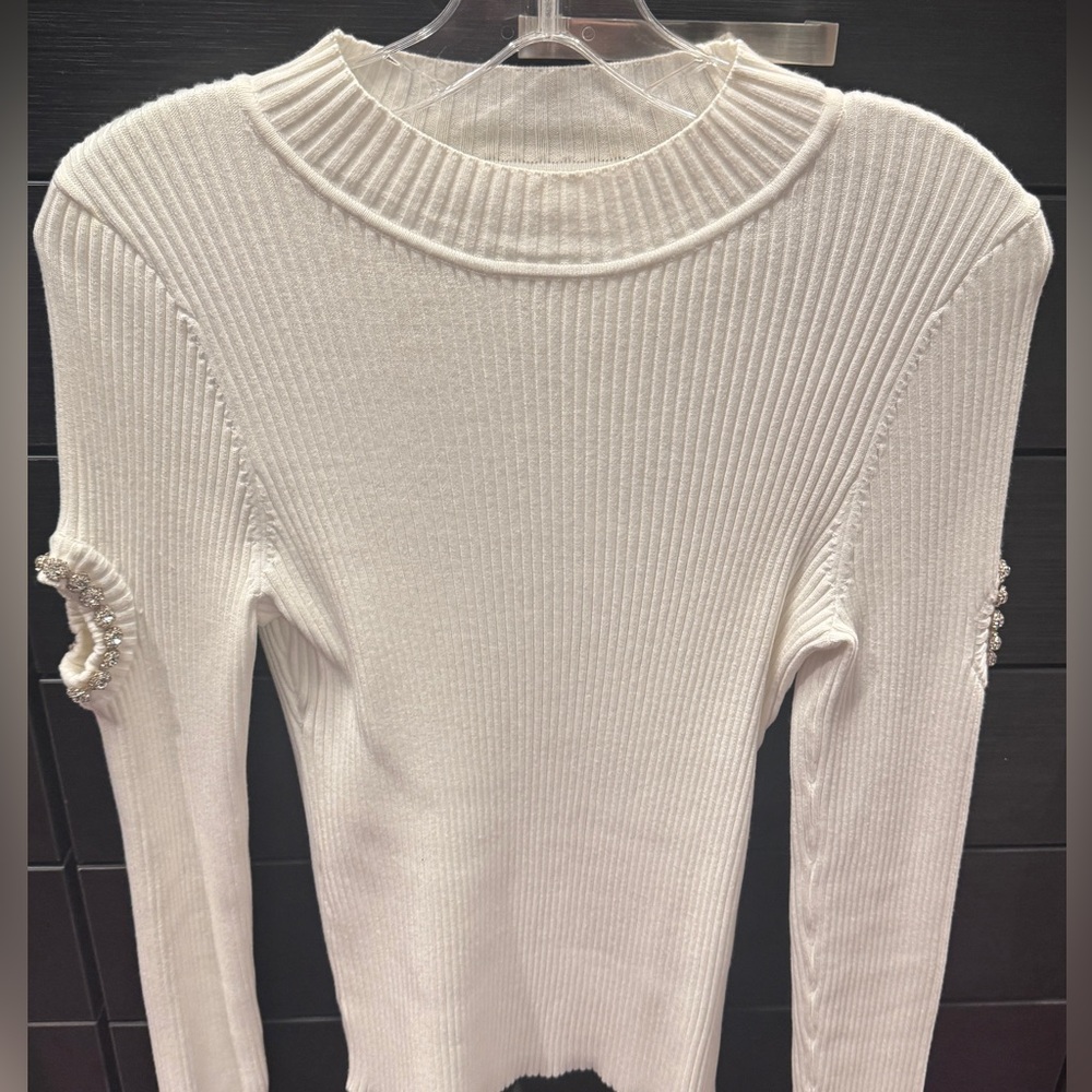 Women's White Ribbed Long-Sleeve Sweater with Embellished Opening on the Arm